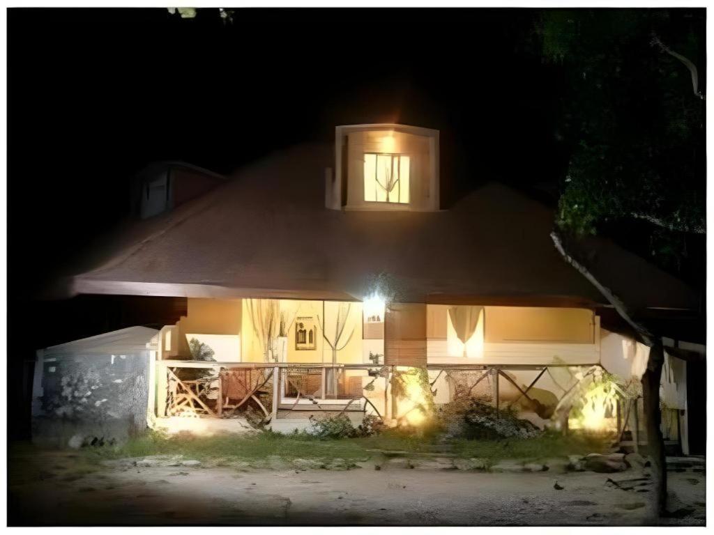 Matabungkay Beach Hotel Batangas Exterior foto