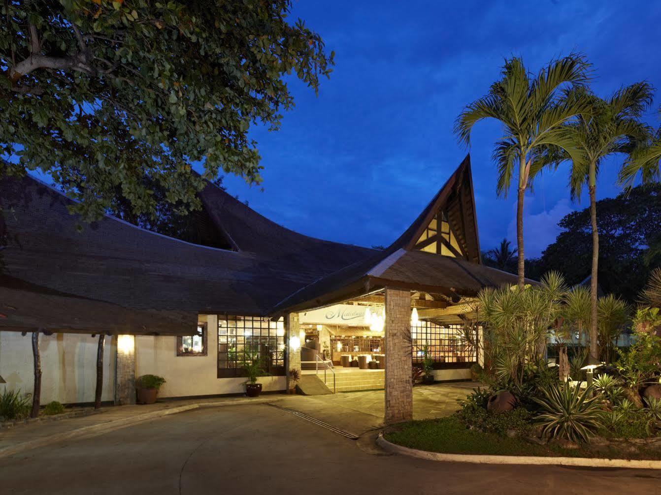 Matabungkay Beach Hotel Batangas Exterior foto